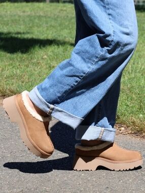 UGG New Heights Cozy Clog Shearling Mule in Chestnut